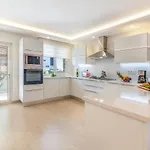 La Deluxe